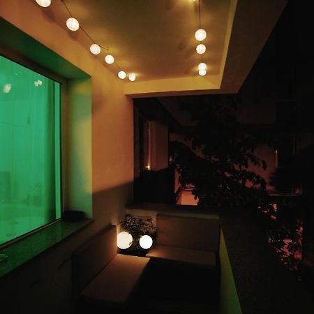 Zaza Apartament - Central Area, With Balcony Targu Jiu Exterior photo