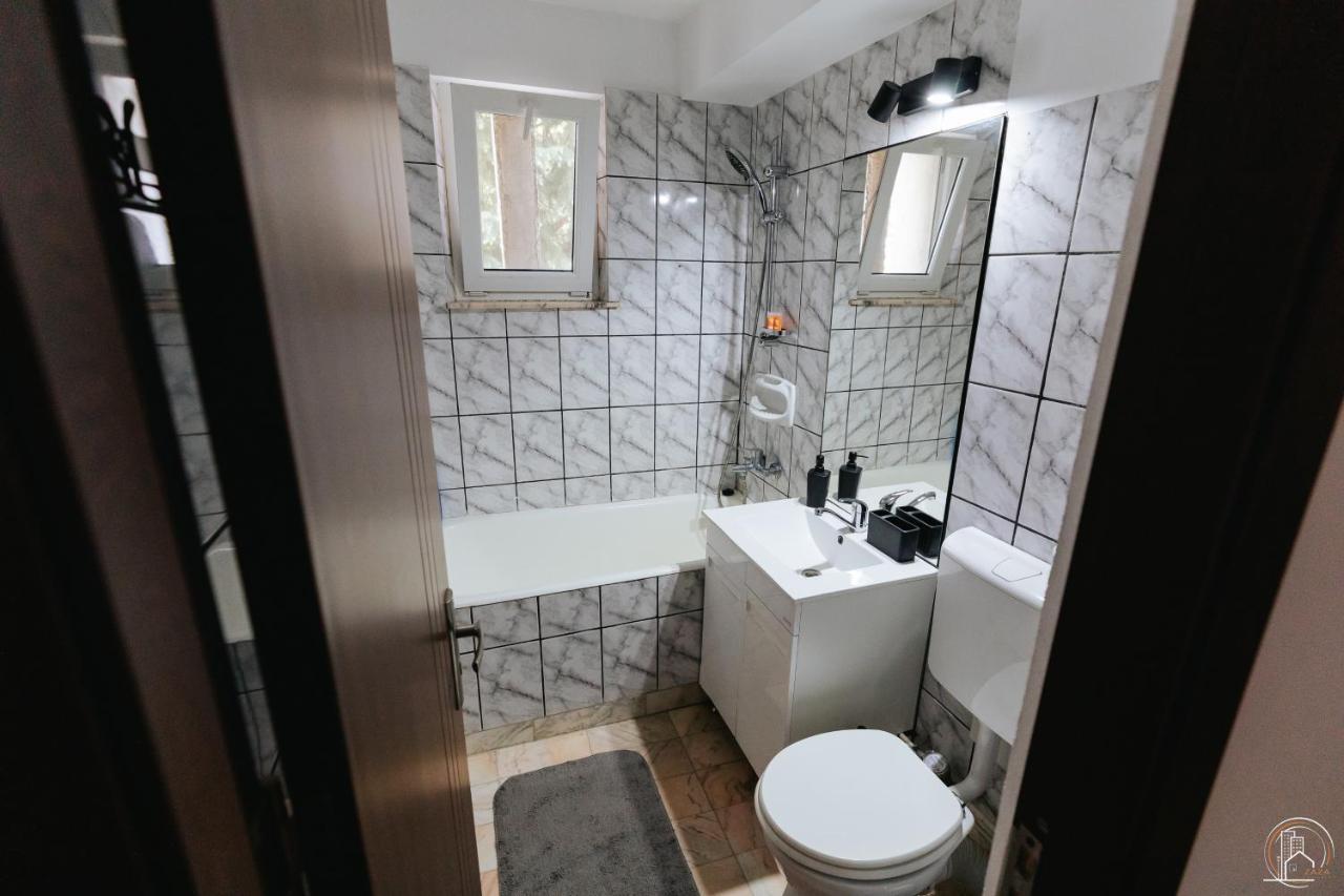 Zaza Apartament - Central Area, With Balcony Targu Jiu Exterior photo