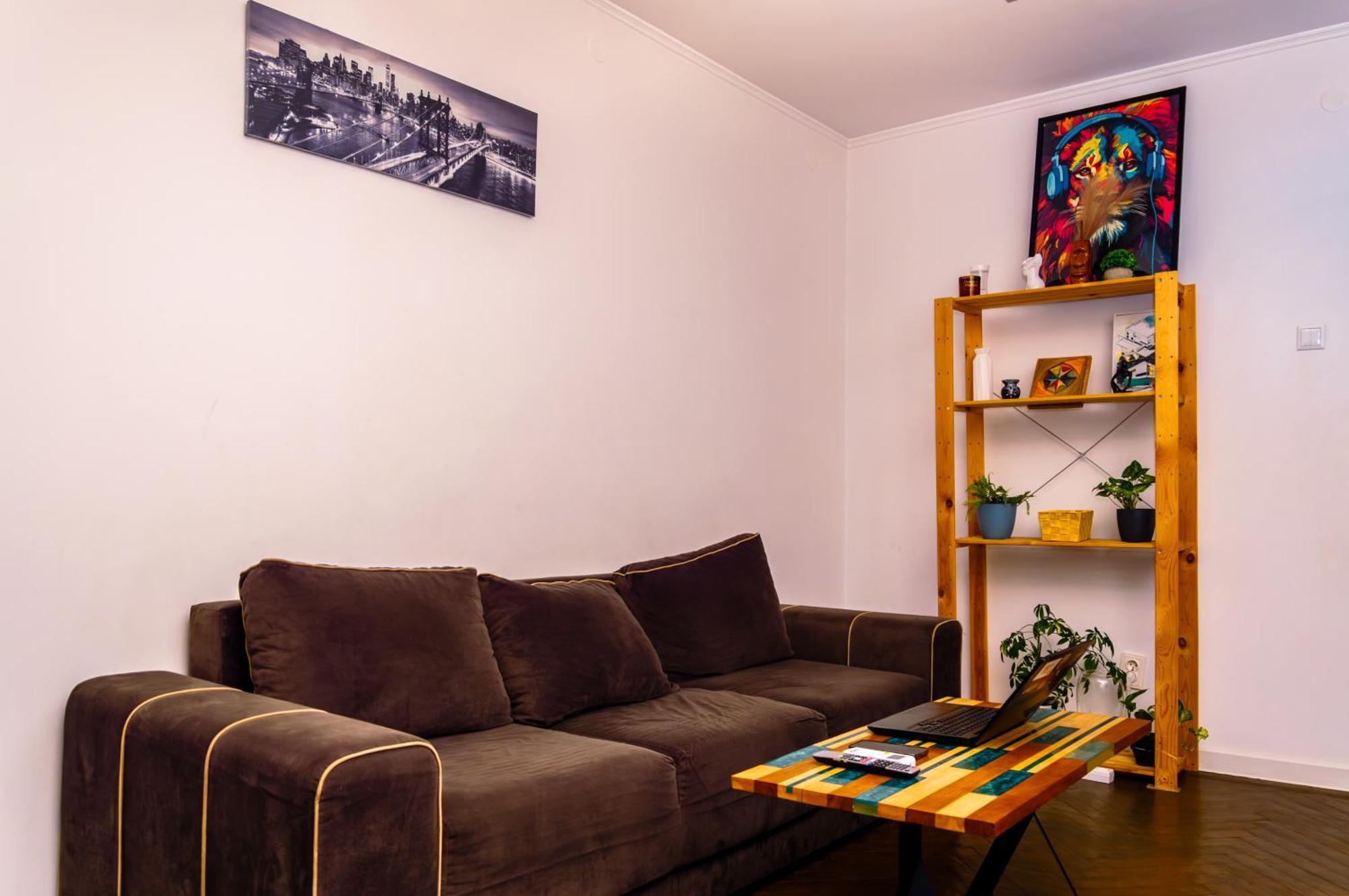 Zaza Apartament - Central Area, With Balcony Targu Jiu Exterior photo